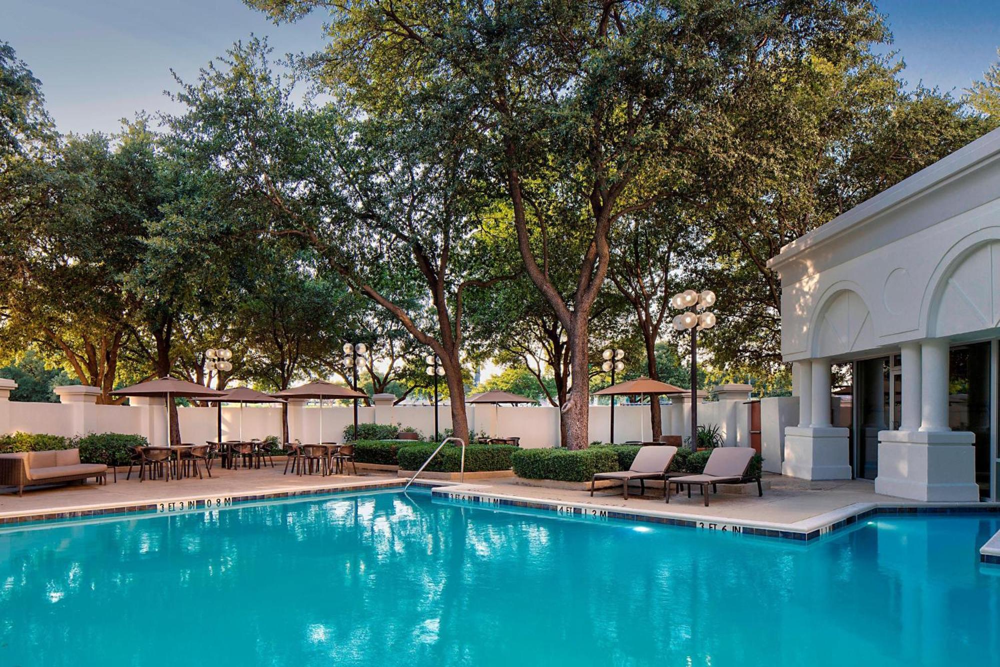 Sheraton Suites Market Center Dallas Exteriör bild